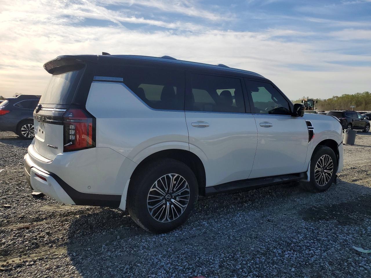2025 Nissan Armada Platinum - Фото 3