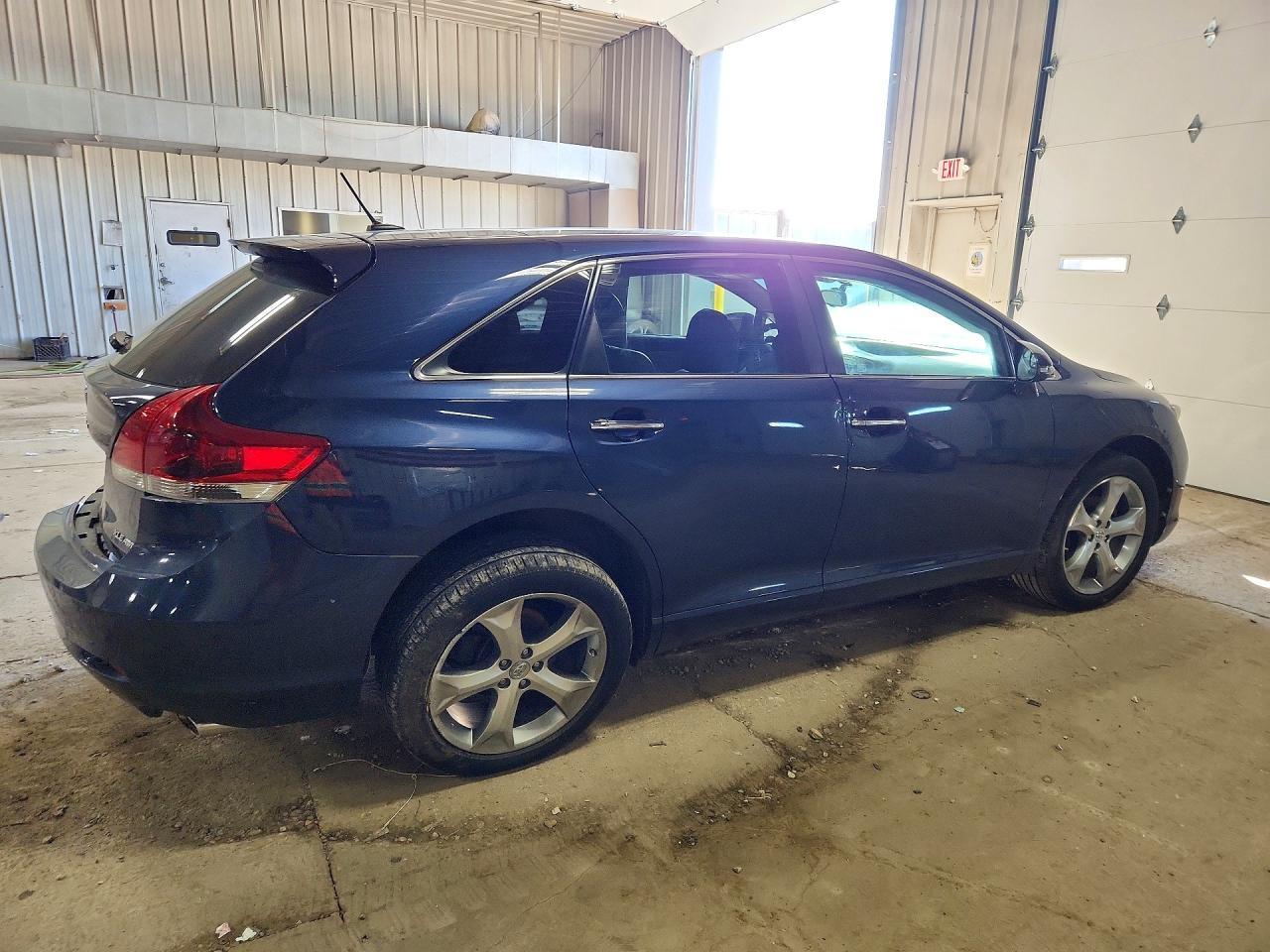 2015 Toyota Venza Xle - Image 3