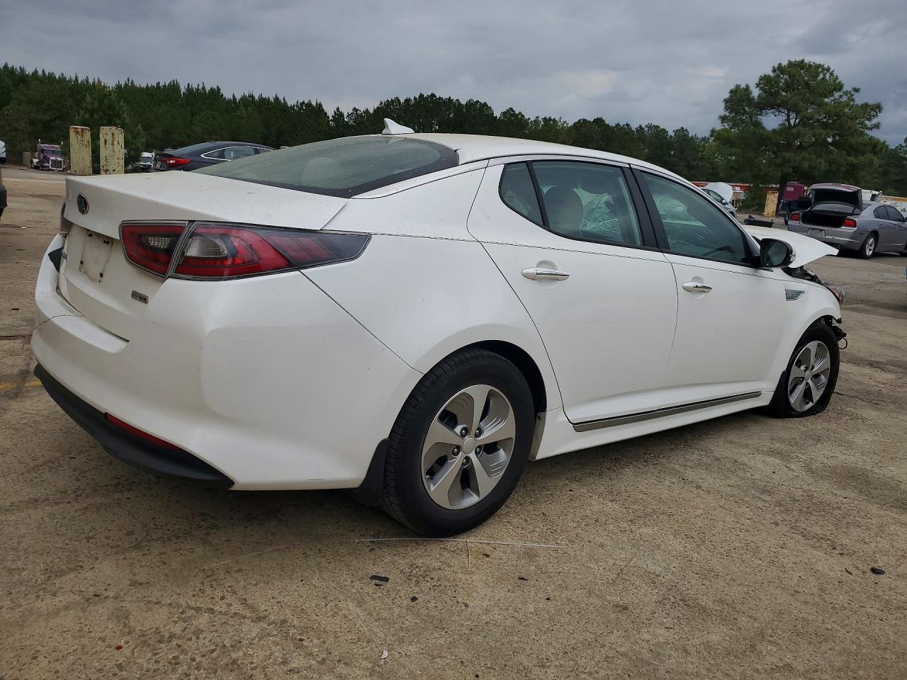 2015 Kia Optima Hybrid Base - Image 3