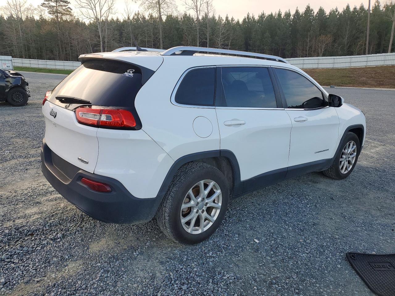 2015 Jeep Cherokee Latitude - Фото 3