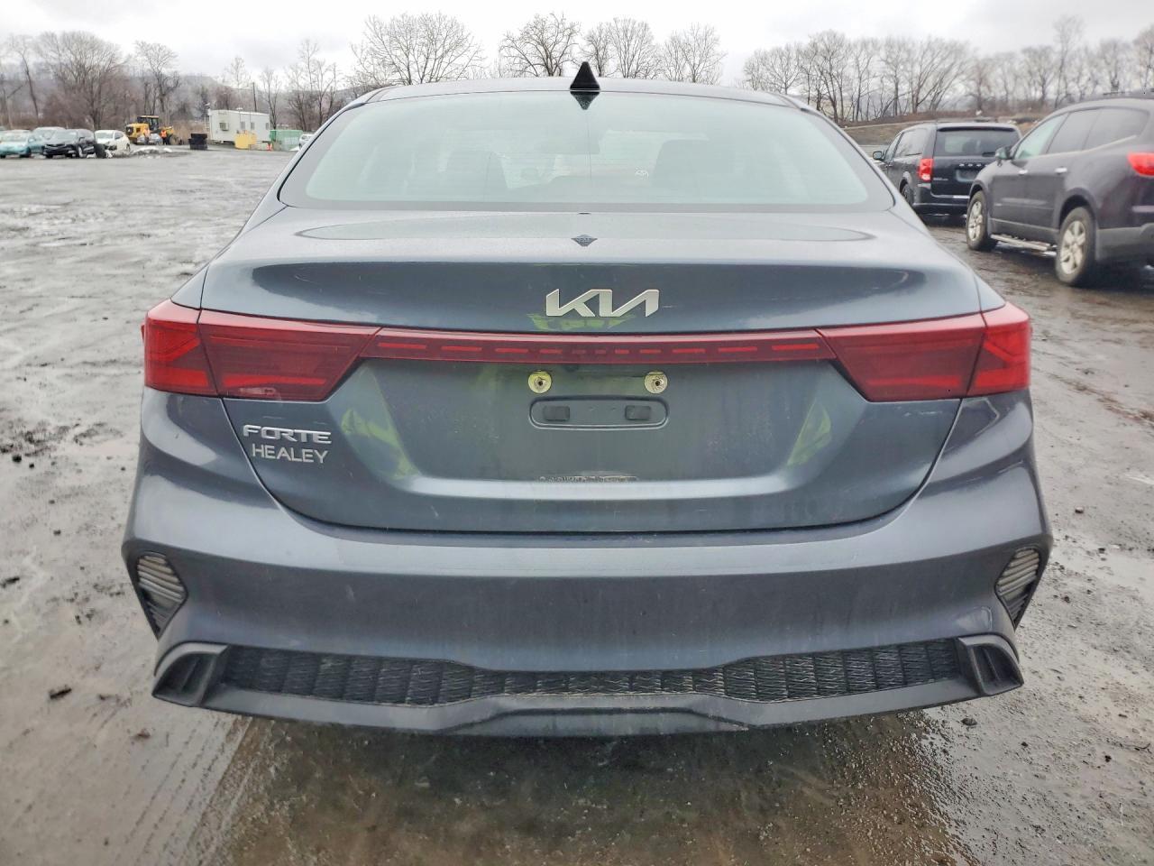 2023 Kia Forte Lxs - Image 6