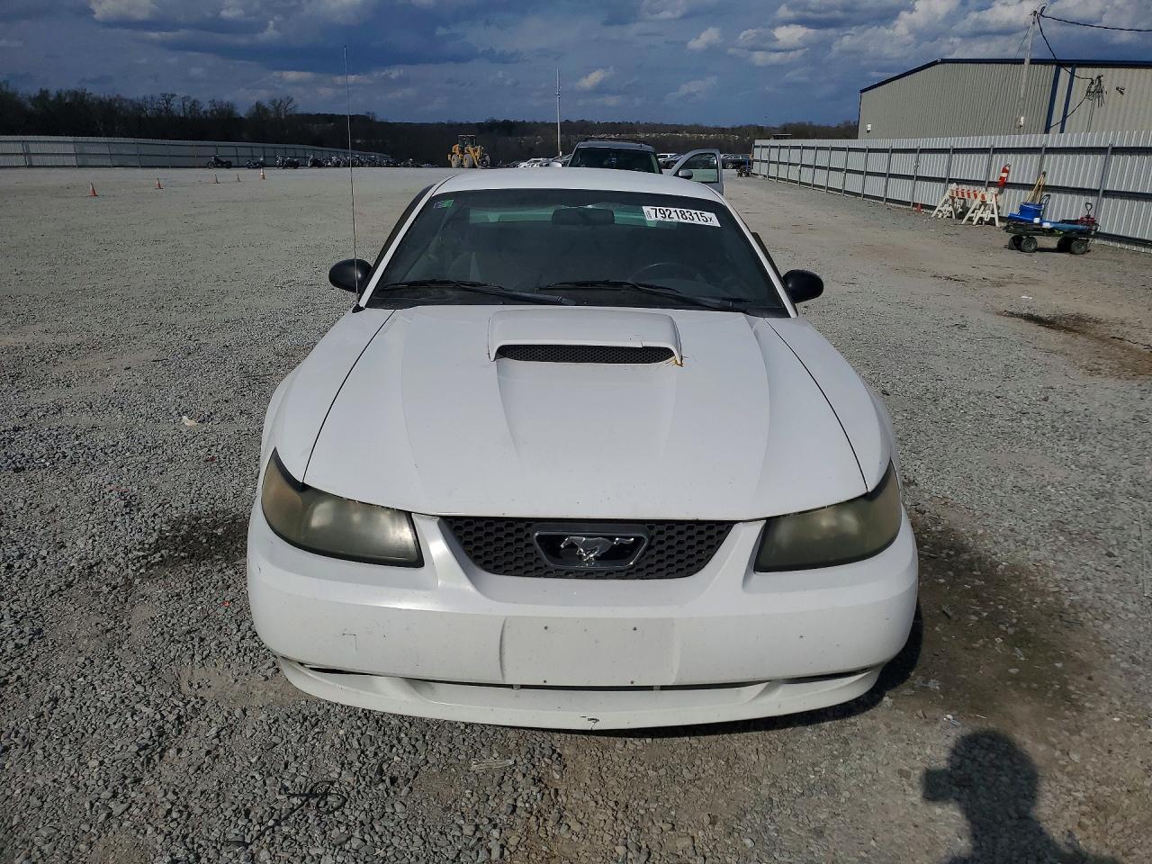 2004 Ford Mustang - Image 5