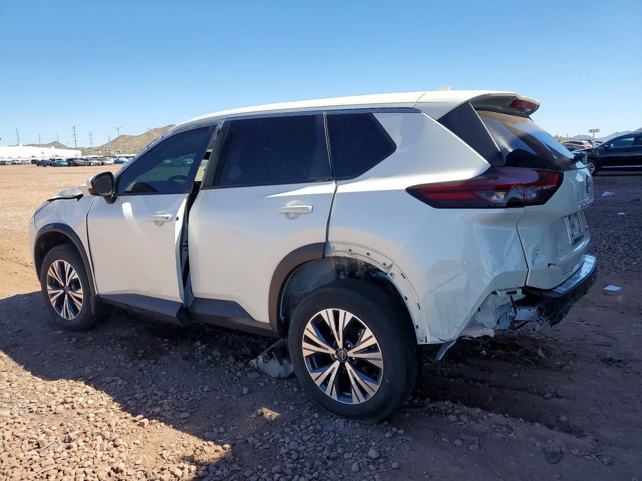 2023 Nissan Rogue Sv - Image 2