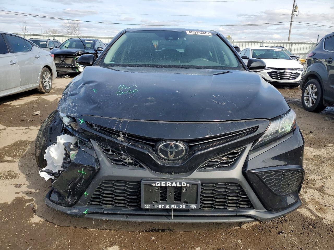 2022 Toyota Camry Se - Фото 5