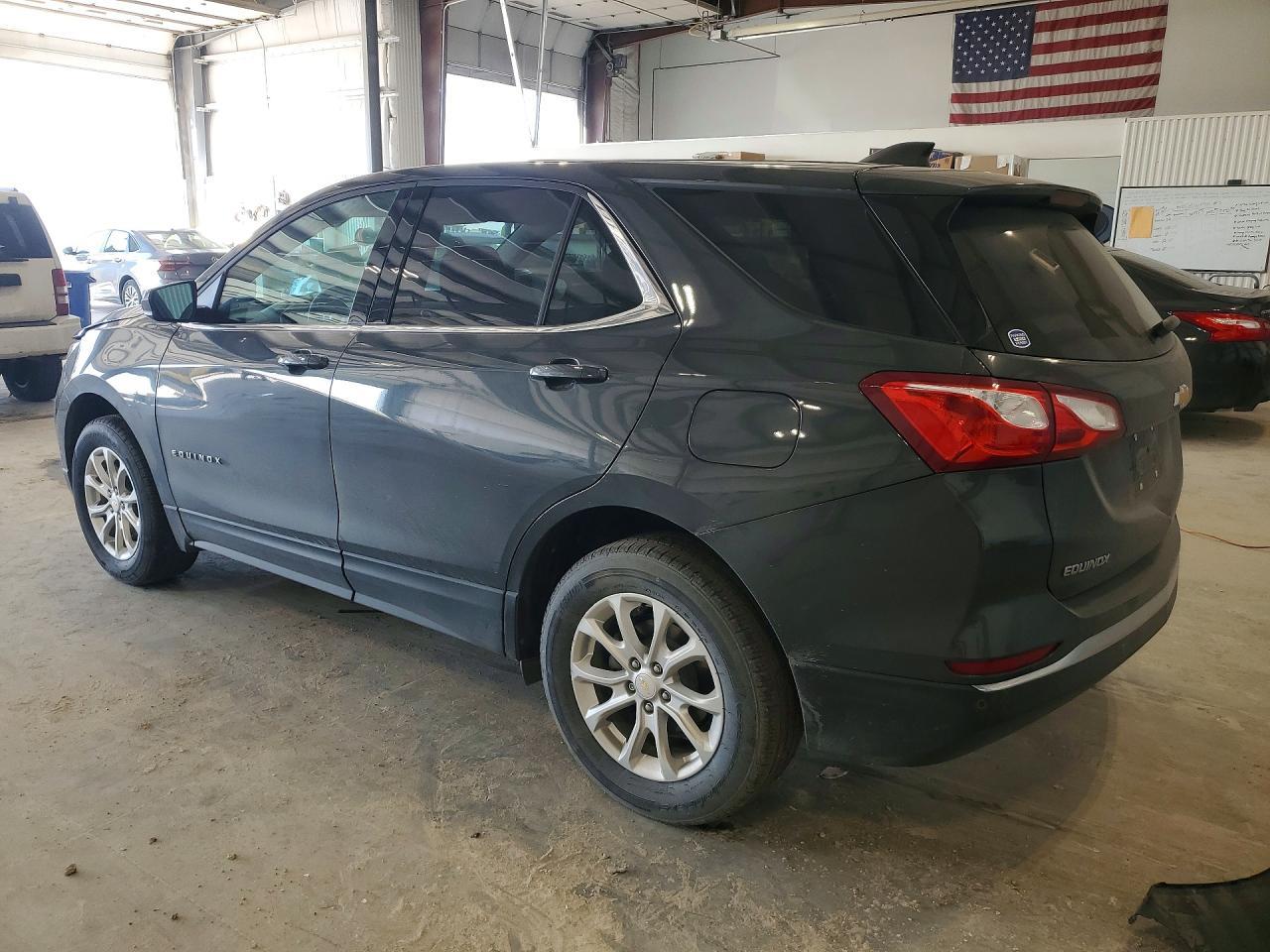 2020 Chevrolet Equinox Lt - Image 2
