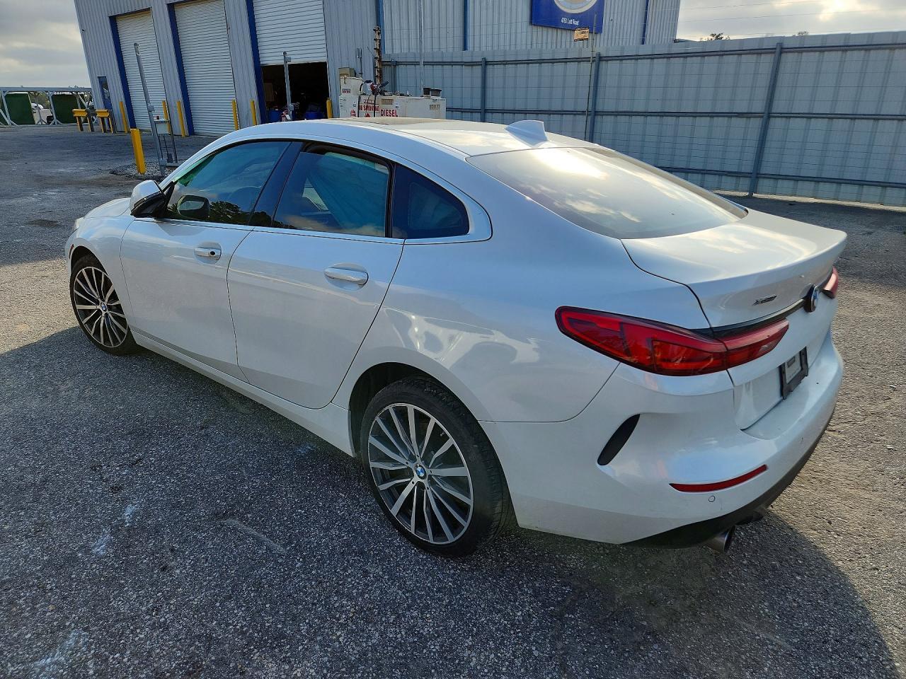 2021 BMW 228Xi - Фото 2