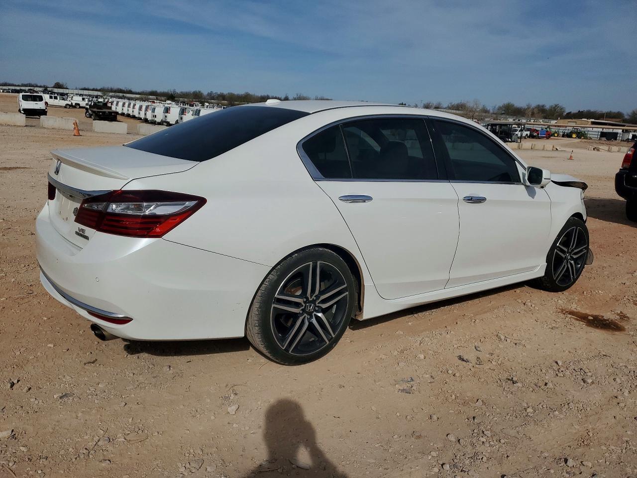 2016 Honda Accord Touring - Фото 3