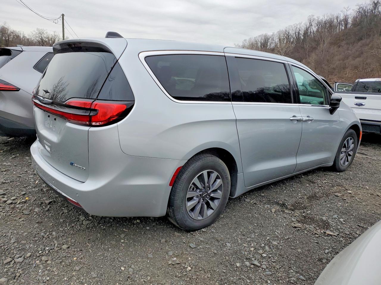 2024 Chrysler Pacifica Hybrid Select - Фото 3