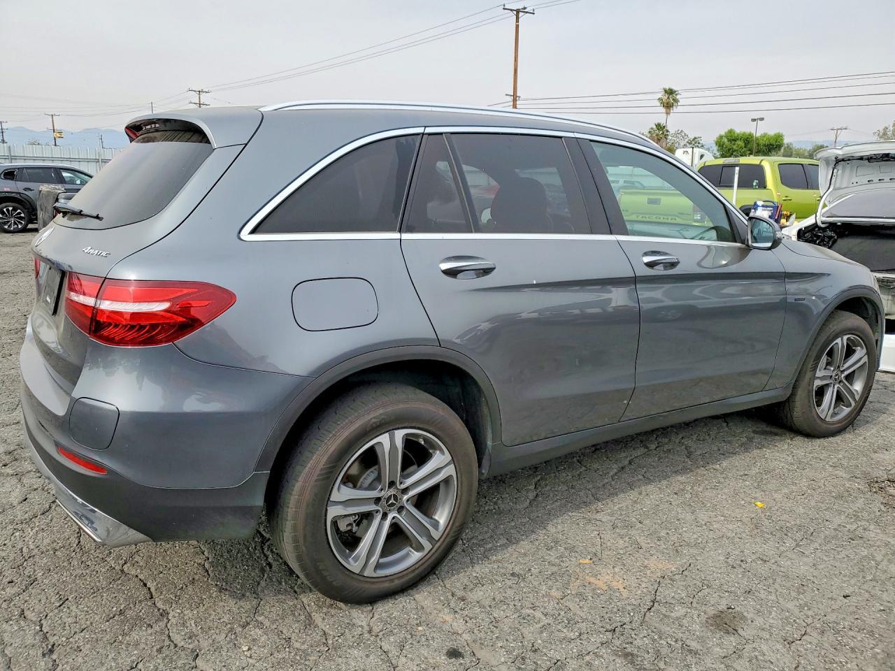 2019 Mercedes-Benz Glc 350E - Image 3