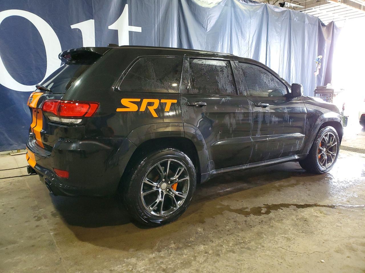 2016 Jeep Grand Cherokee Srt-8 - Image 3