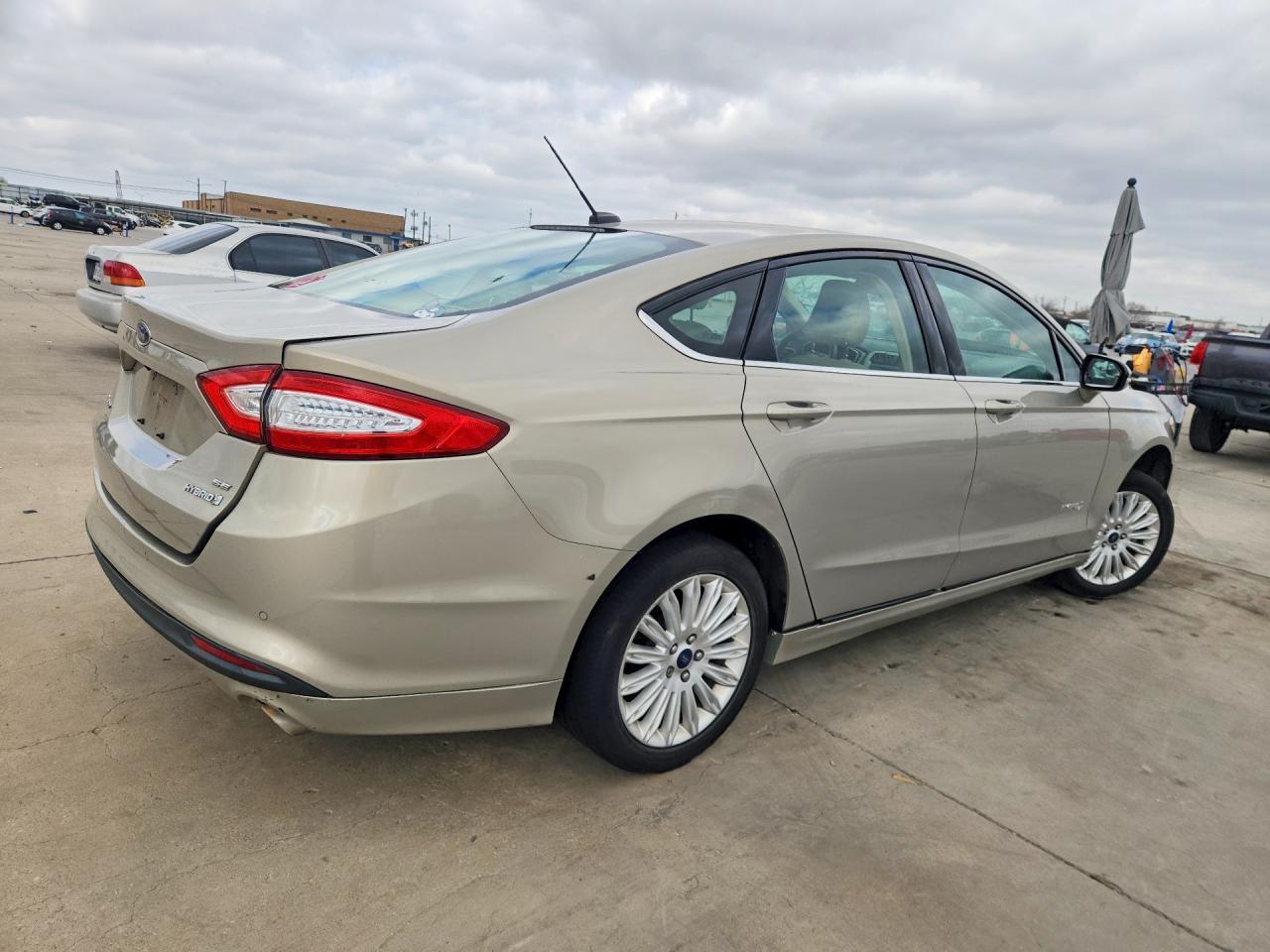 2015 Ford Fusion Se Hybrid - Фото 3