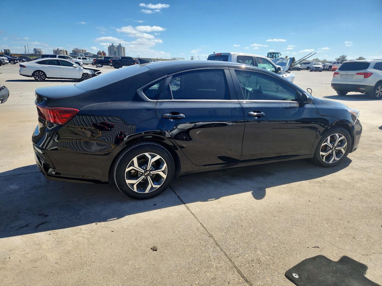 2020 Kia Forte Lxs - Фото 3