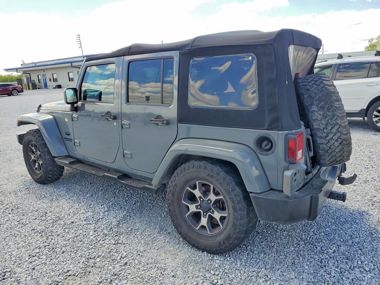 2007 Jeep Wrangler Sahara - Image 2