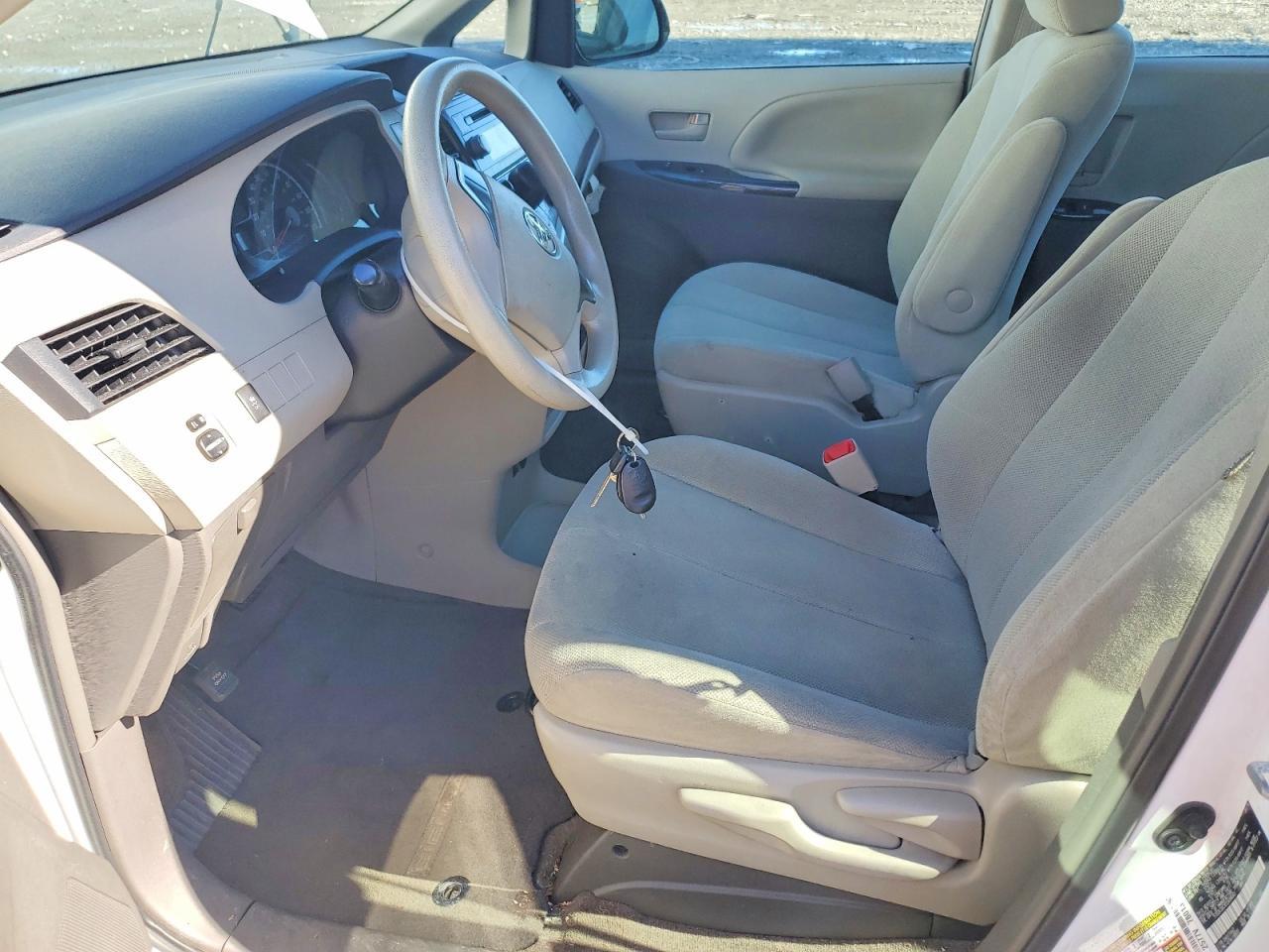 2014 Toyota Sienna Se Premium - Фото 7