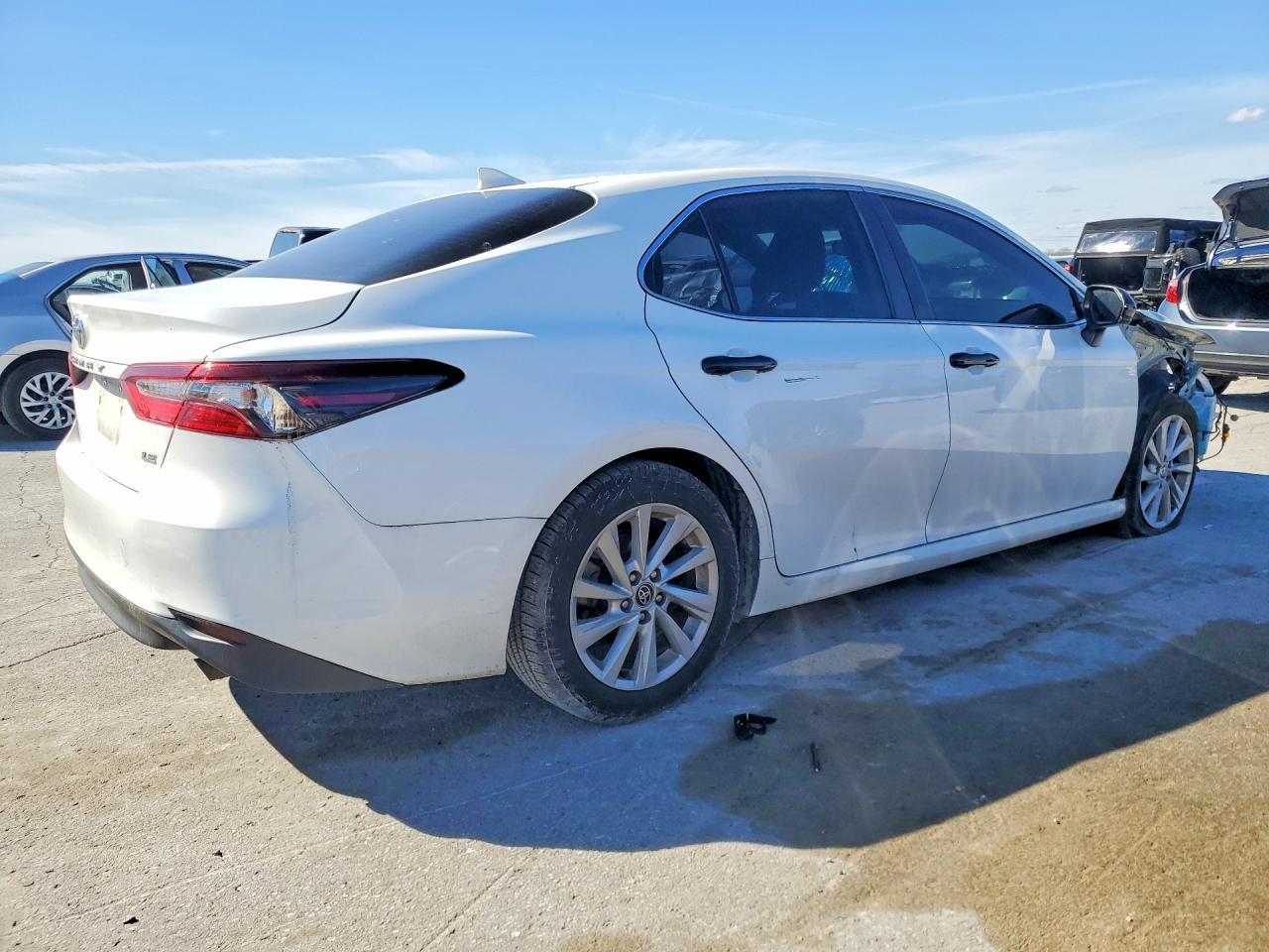 2023 Toyota Camry Le - Image 3