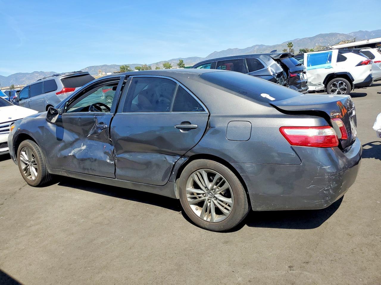 2008 Toyota Camry Le - Фото 2