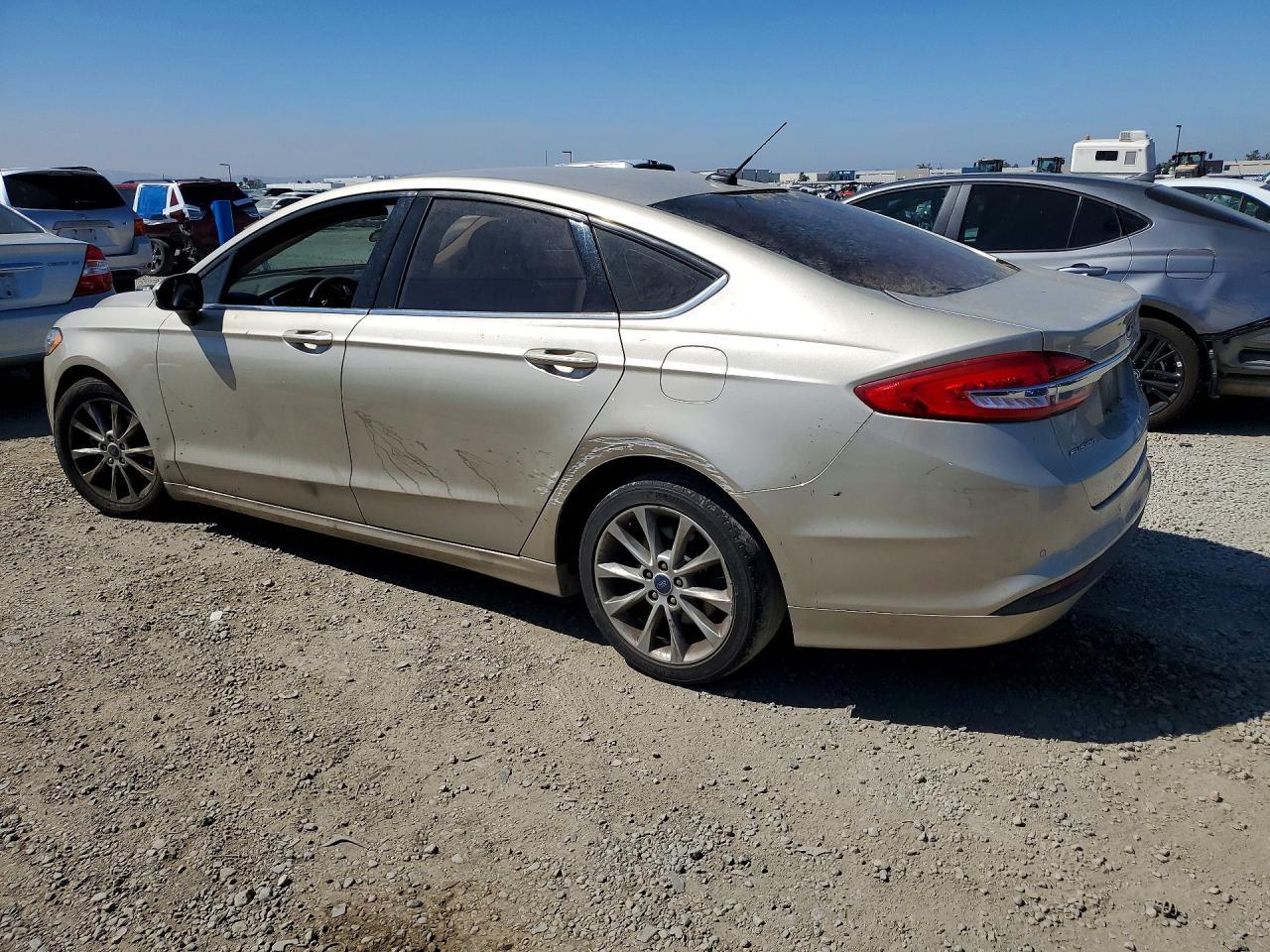 2017 Ford Fusion Se - Image 2