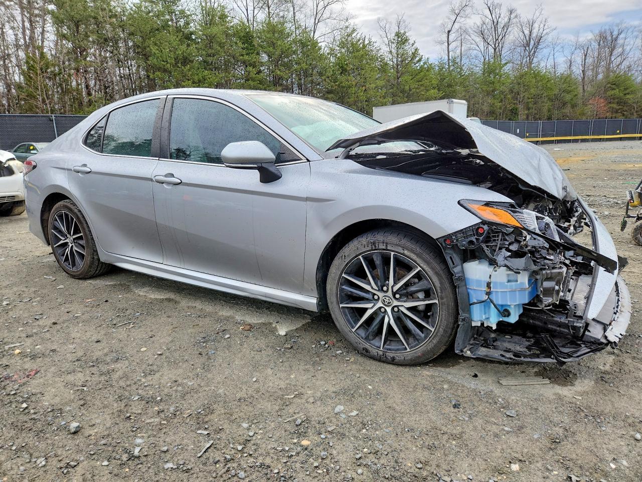2022 Toyota Camry Se - Фото 4