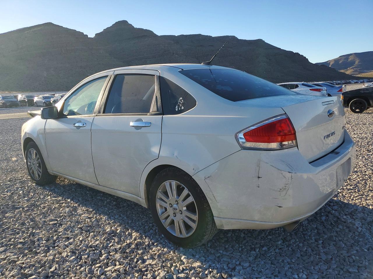 2011 Ford Focus Sel - Фото 2