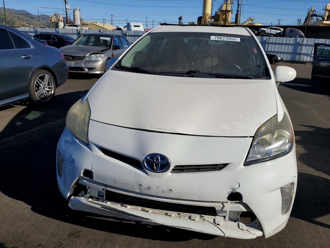 2013 Toyota Prius Two - Фото 5