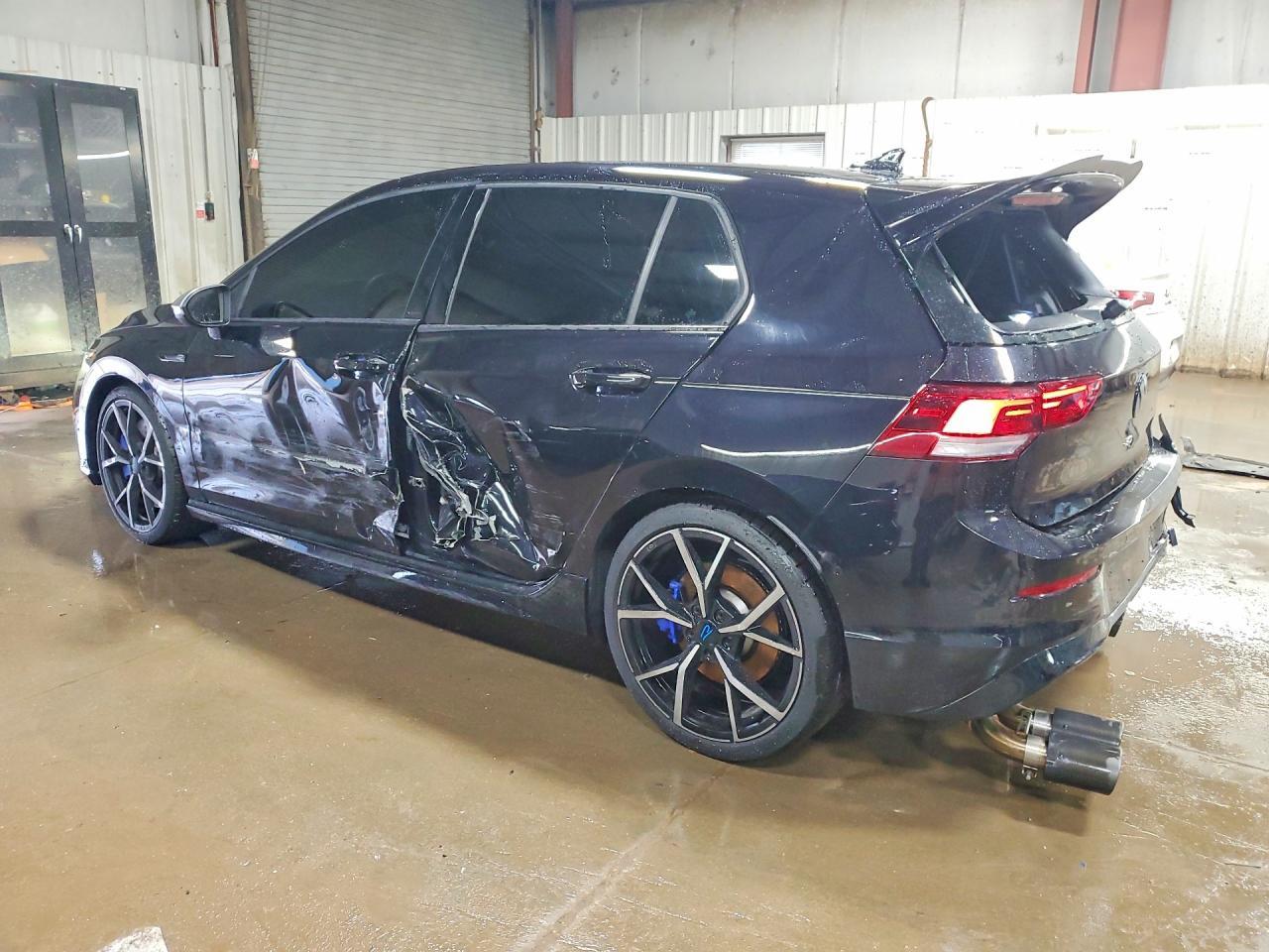 2024 Volkswagen Golf R - Image 2
