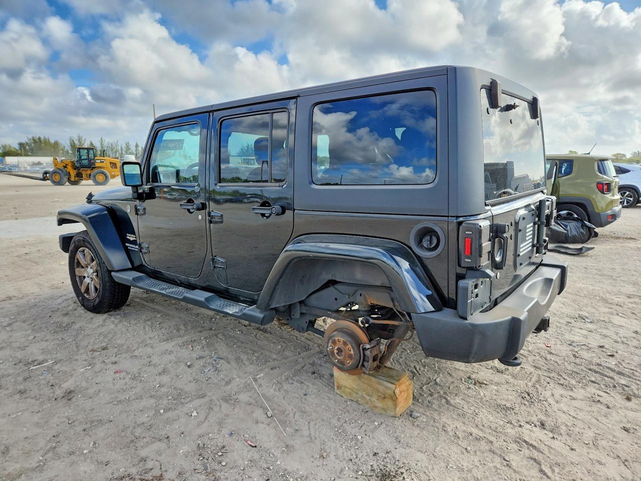 2013 Jeep Wrangler Unlimited Sahara - Фото 2