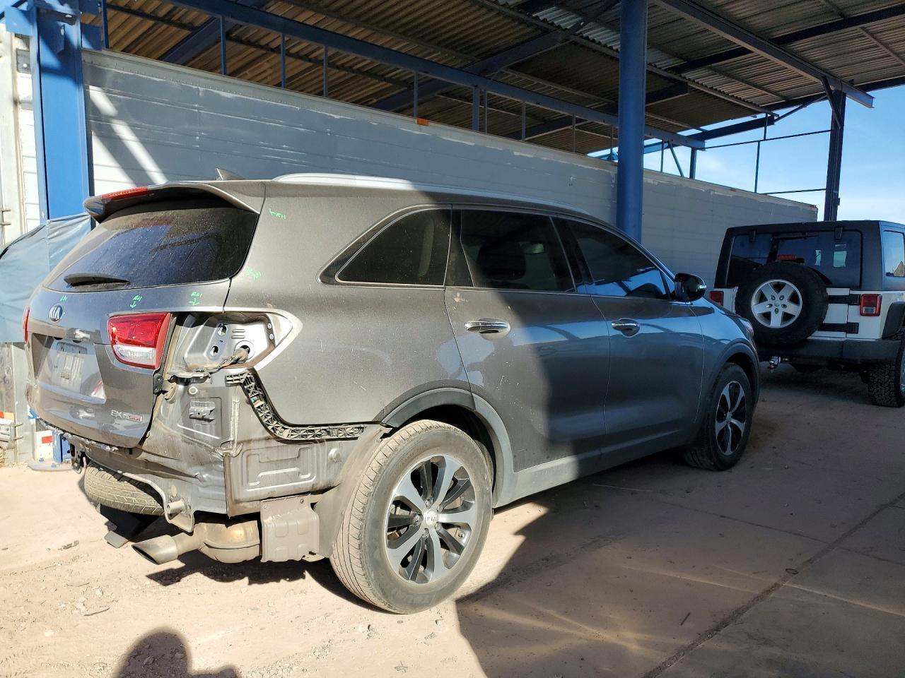 2016 Kia Sorento Ex - Image 3