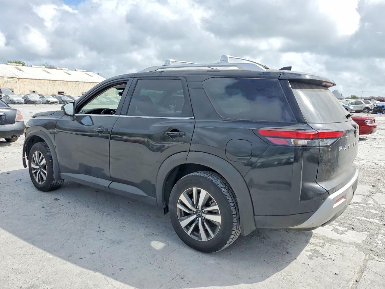 2024 Nissan Pathfinder Sl - Фото 2