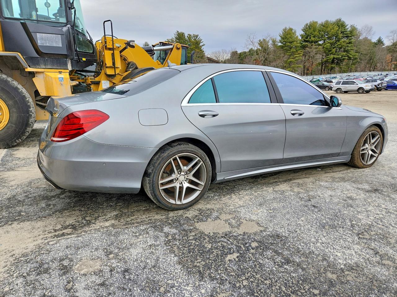 2015 Mercedes-Benz S 550 4Matic - Image 3