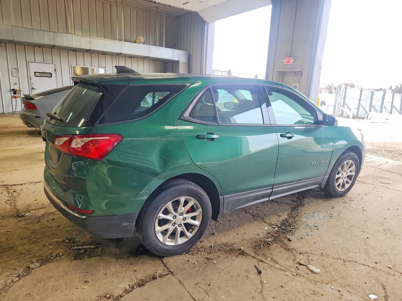 2018 Chevrolet Equinox Ls - Фото 3