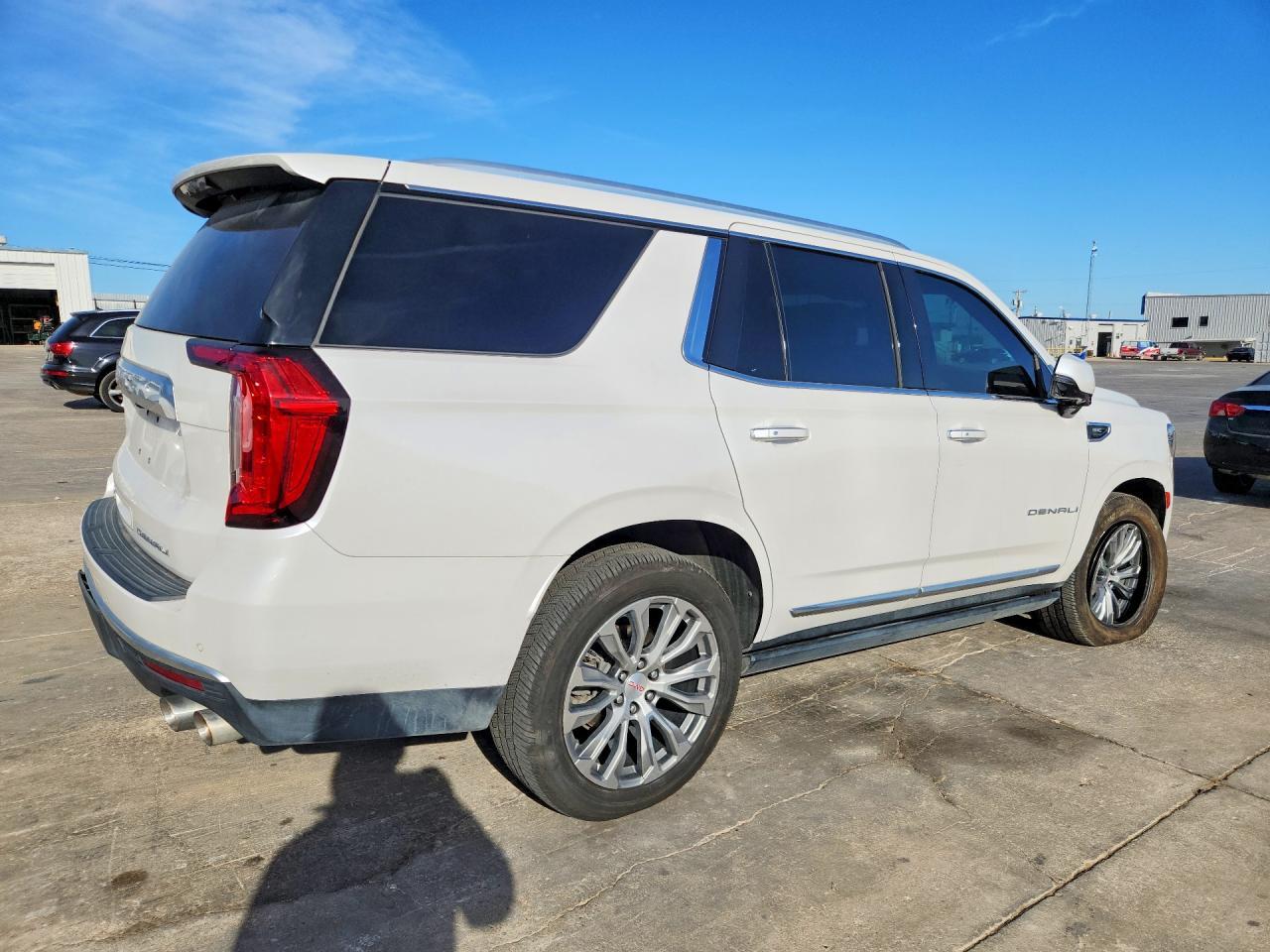 2021 GMC Yukon Denali - Image 3