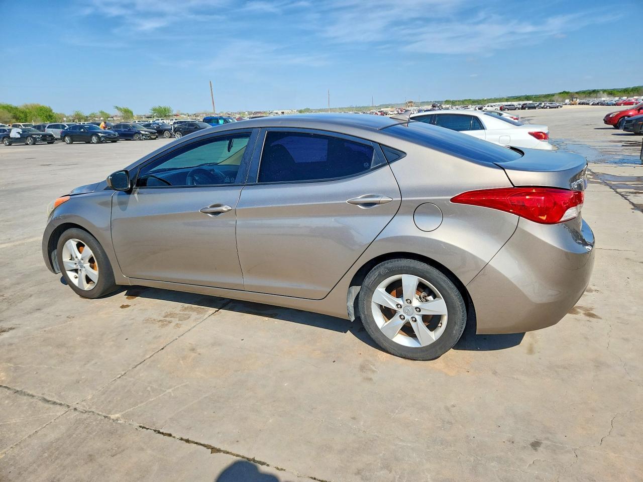 2013 Hyundai Elantra Gls - Фото 2
