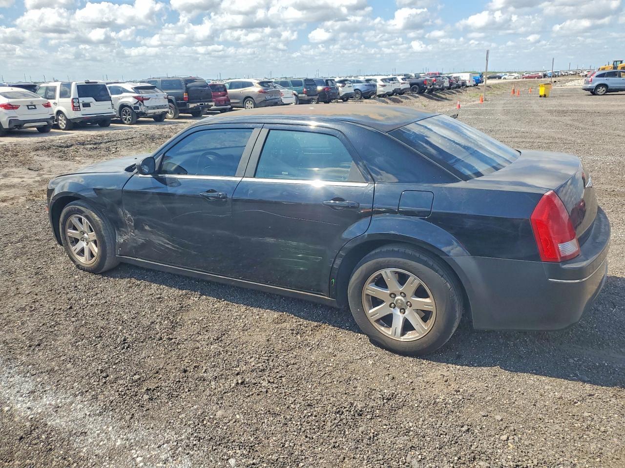 2006 Chrysler 300 Touring - Фото 2