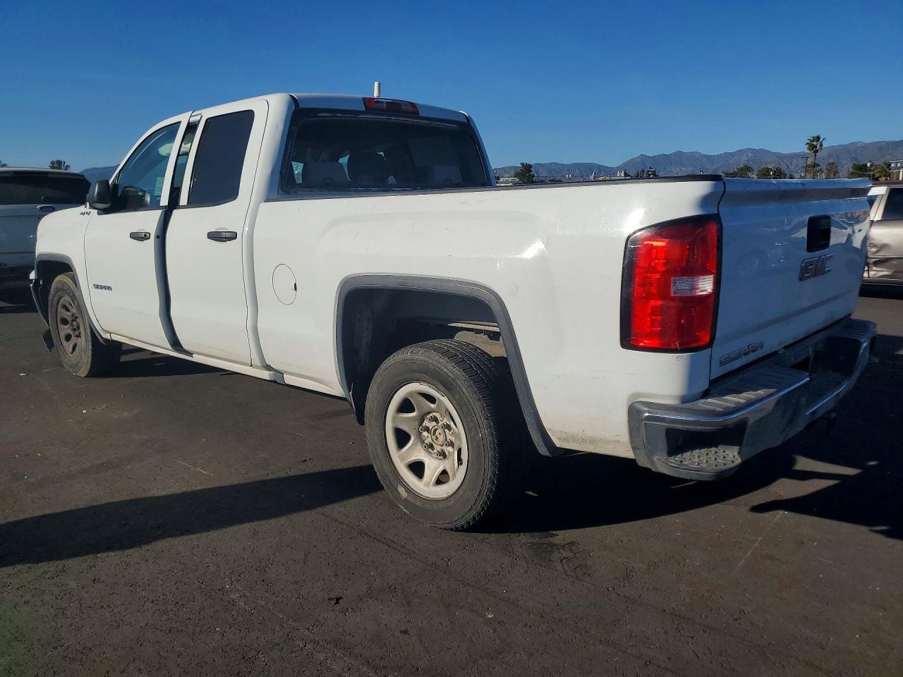 2017 GMC Sierra K1500 - Фото 2