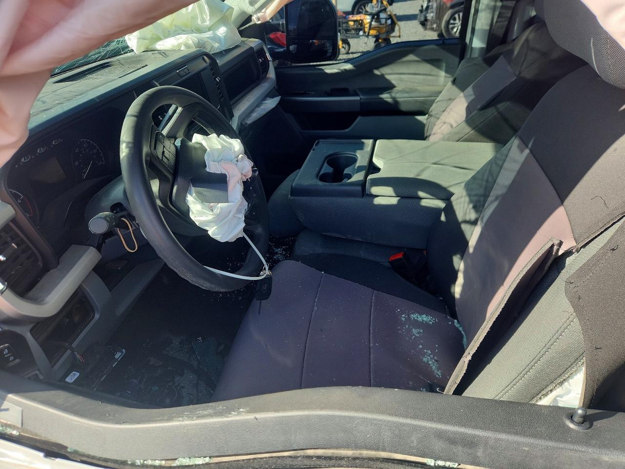 2025 Ford F350 - Фото 7