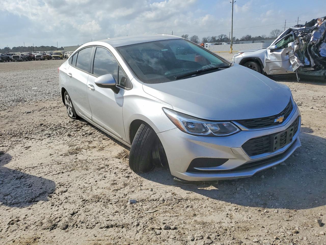 2018 Chevrolet Cruze Ls - Image 4