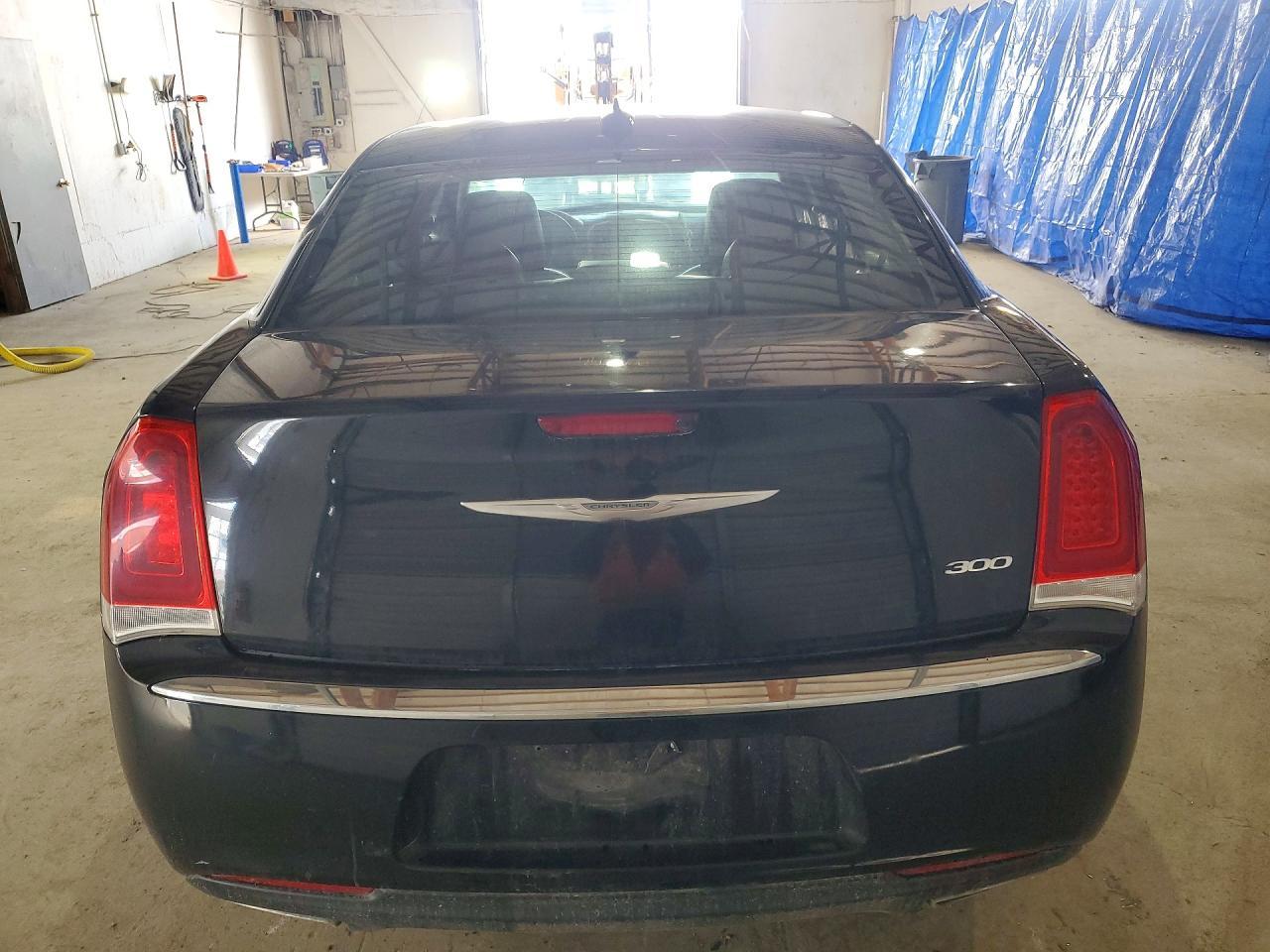 2015 Chrysler 300 Limited - Фото 6