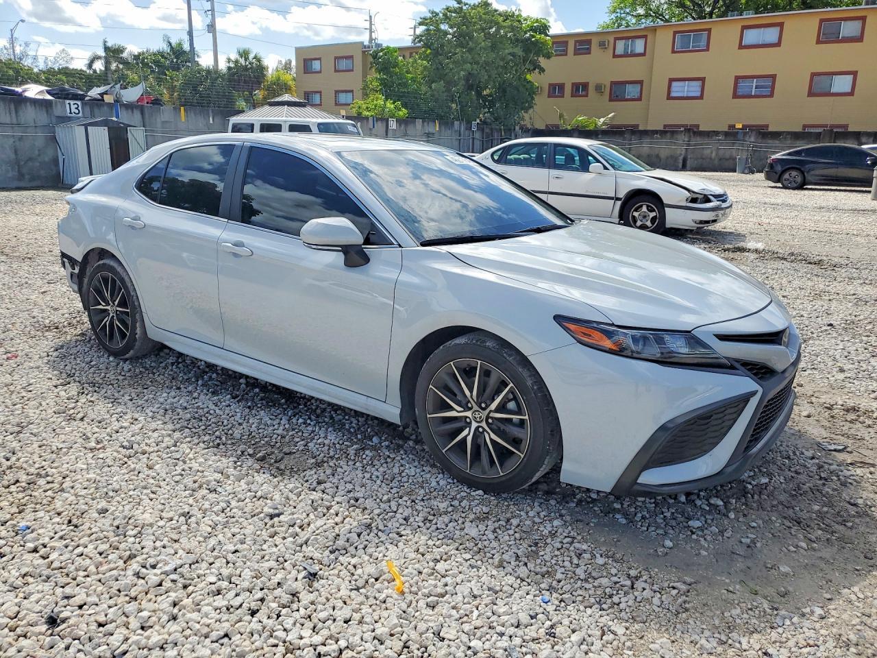 2024 Toyota Camry Se - Фото 4