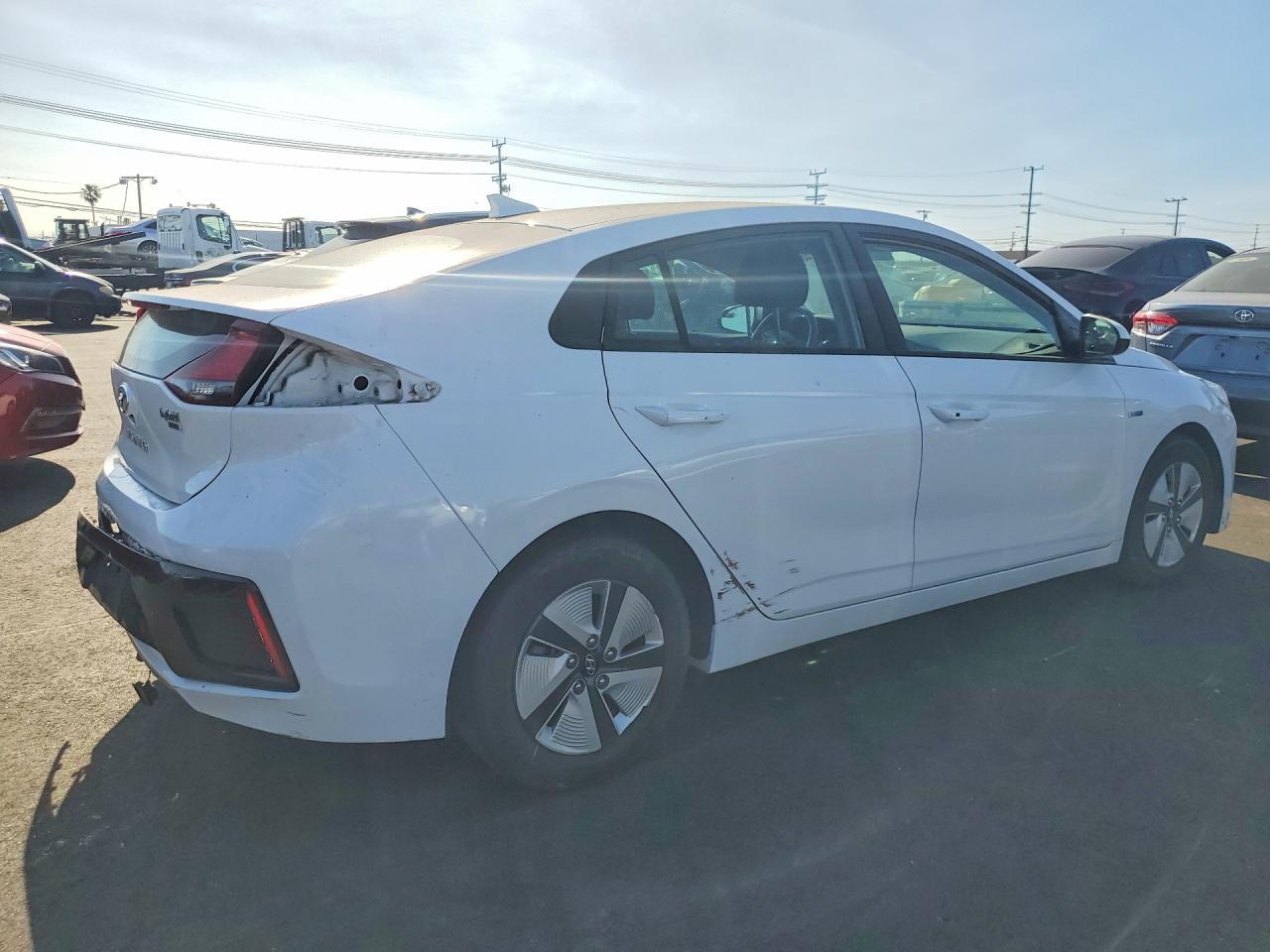 2019 Hyundai Ioniq Hybrid Blue - Image 3