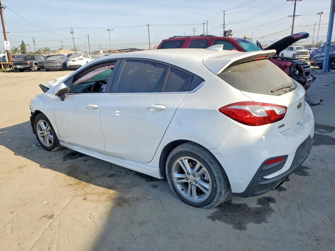 2018 Chevrolet Cruze Lt - Image 2