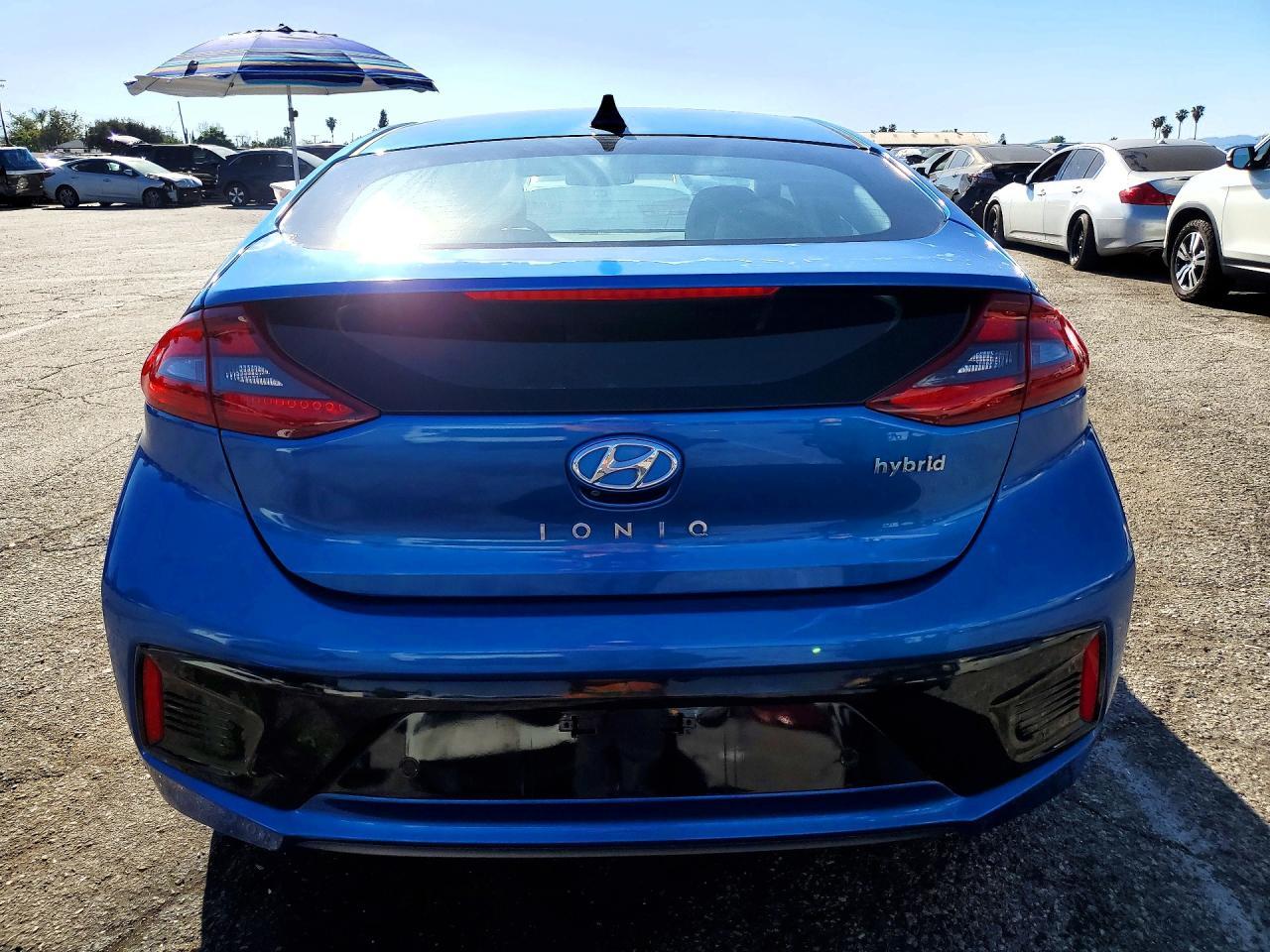 2017 Hyundai Ioniq Hybrid Limited - Image 6
