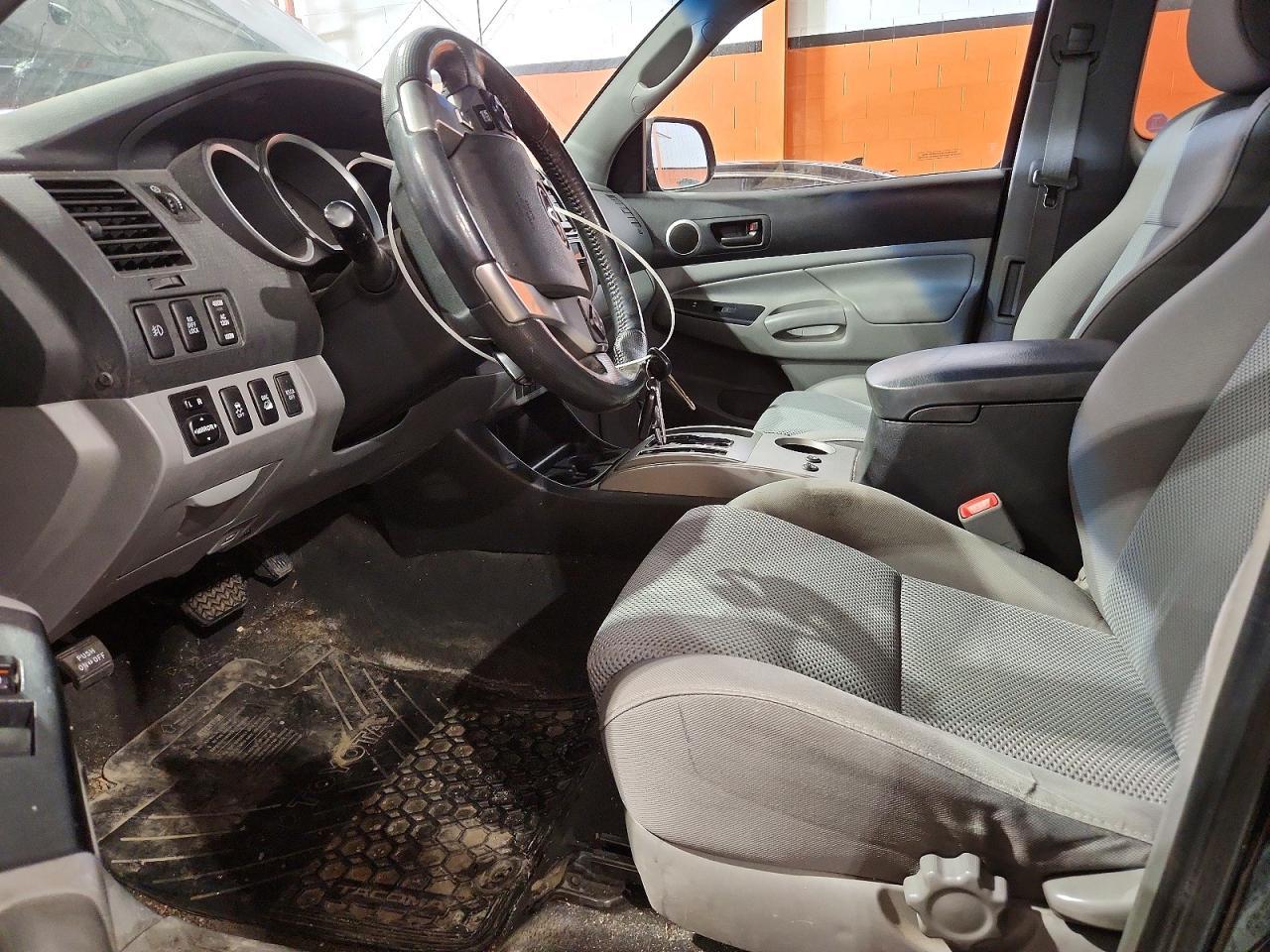 2015 Toyota Tacoma V6 - Фото 7