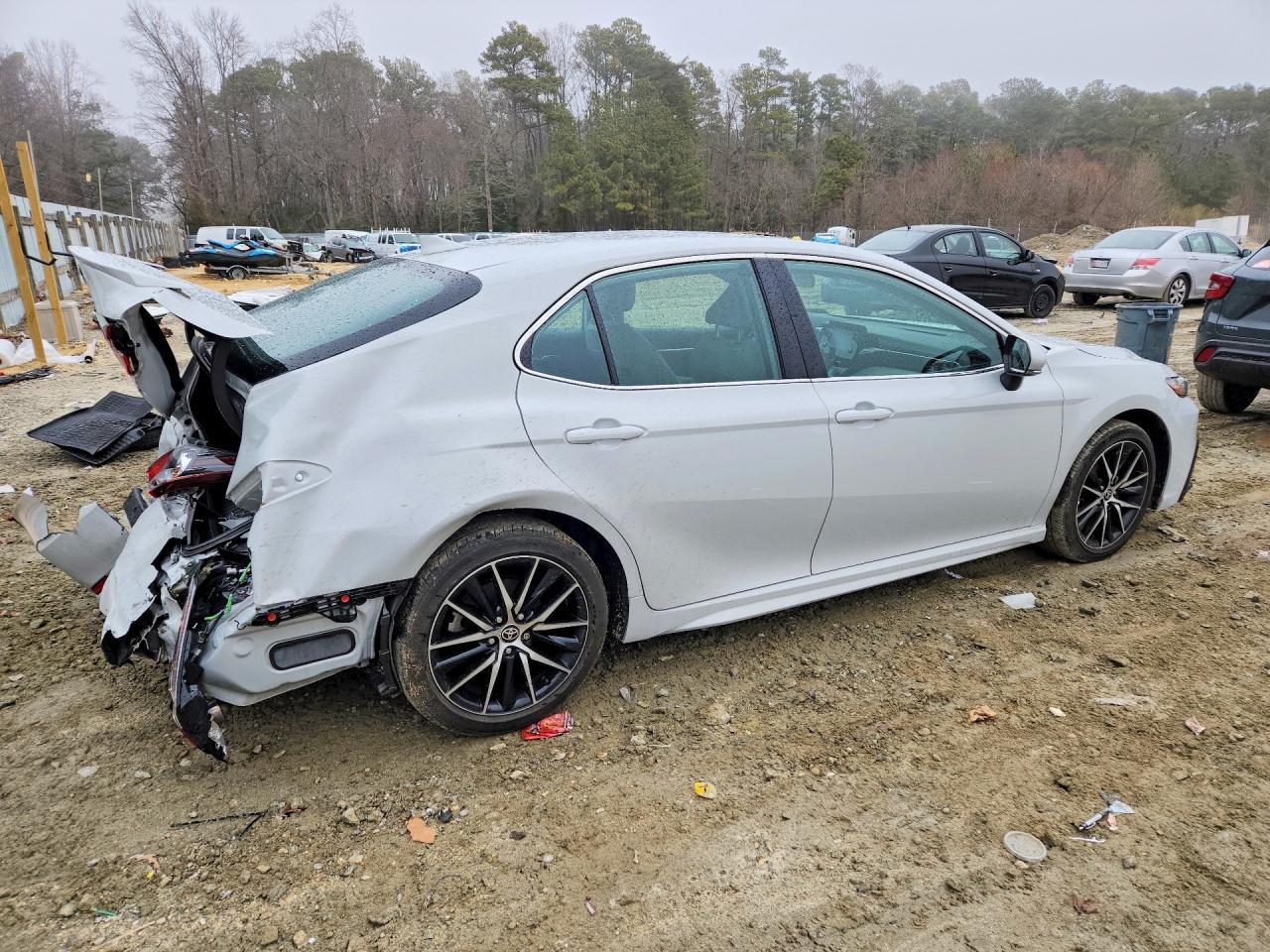 2024 Toyota Camry Se - Фото 3