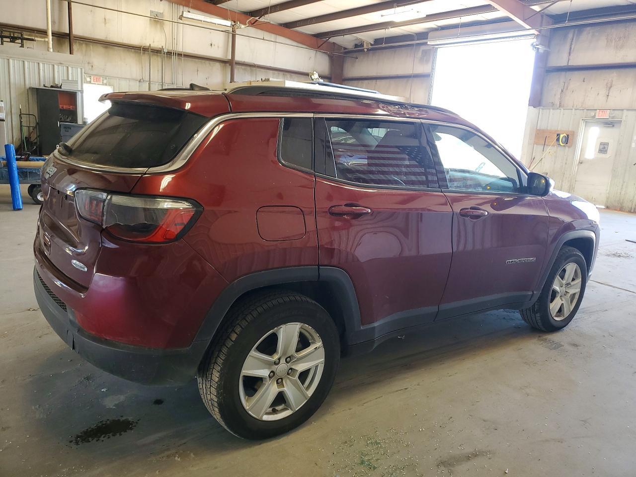 2022 Jeep Compass Latitude - Image 3