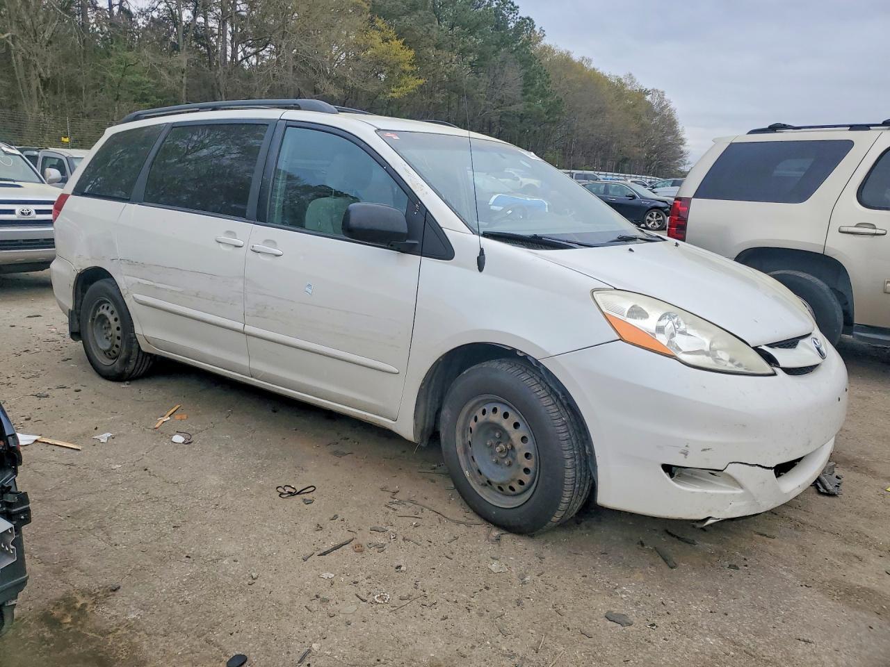 2006 Toyota Sienna Ce 7 Passenger - Image 4