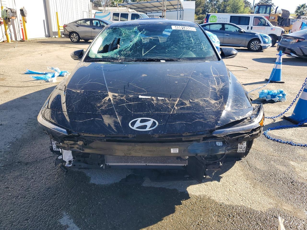 2024 Hyundai Elantra Sel - Image 5