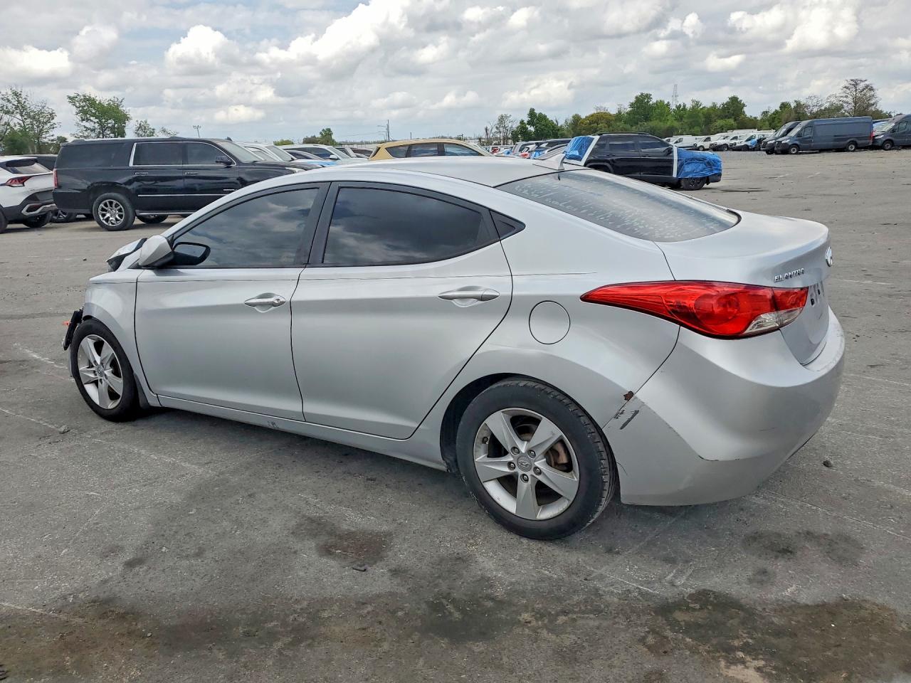 2013 Hyundai Elantra Gls - Фото 2