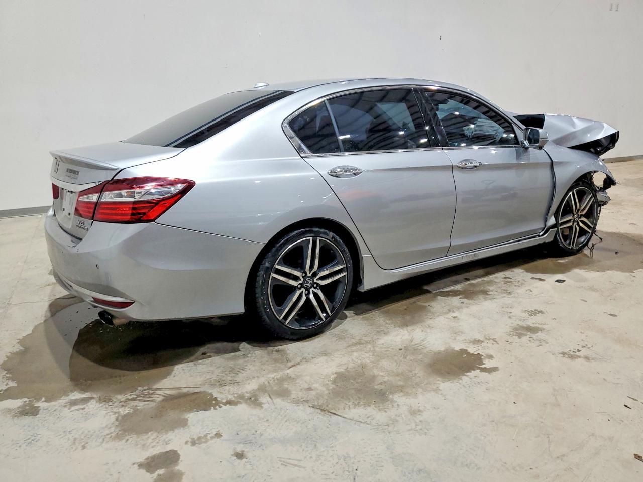 2016 Honda Accord Touring - Фото 3