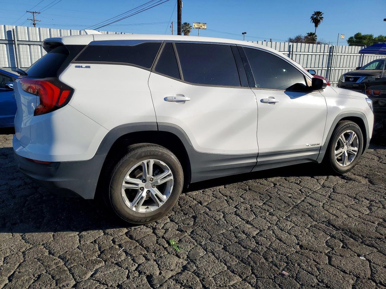 2020 GMC Terrain Sle - Image 3