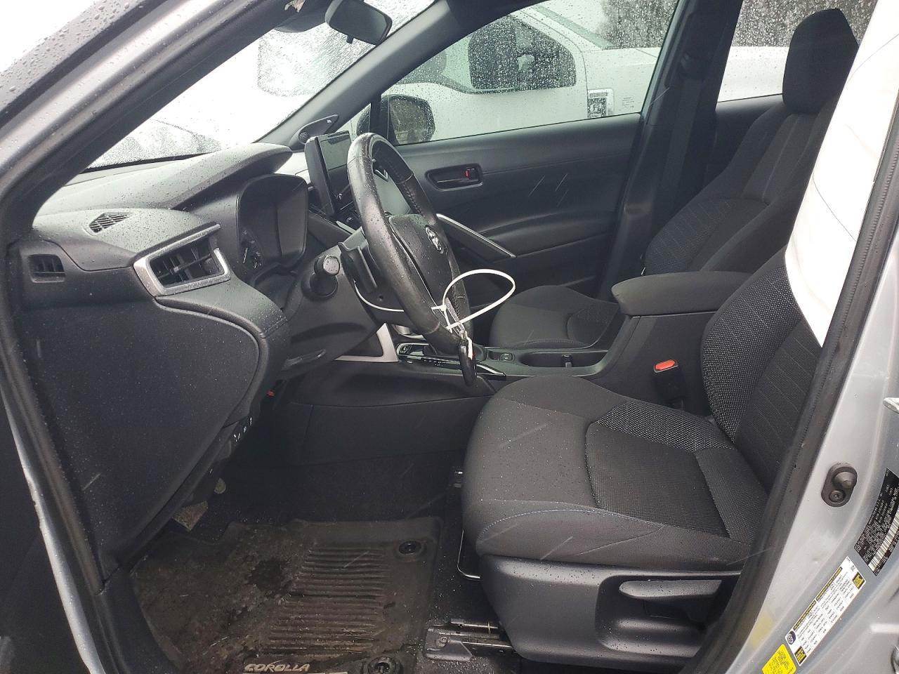 2023 Toyota Corolla Cross Hybrid Se - Image 7